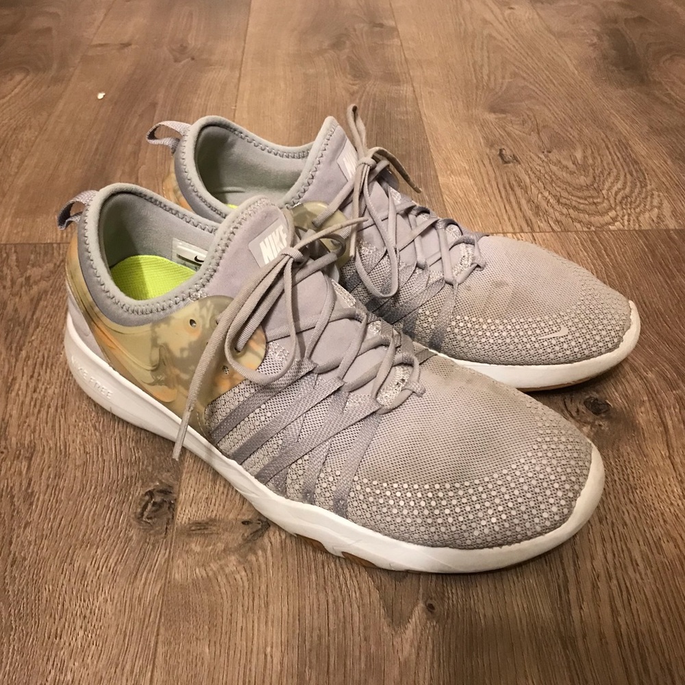 Nike TR 7 Running Shoes Women size 9